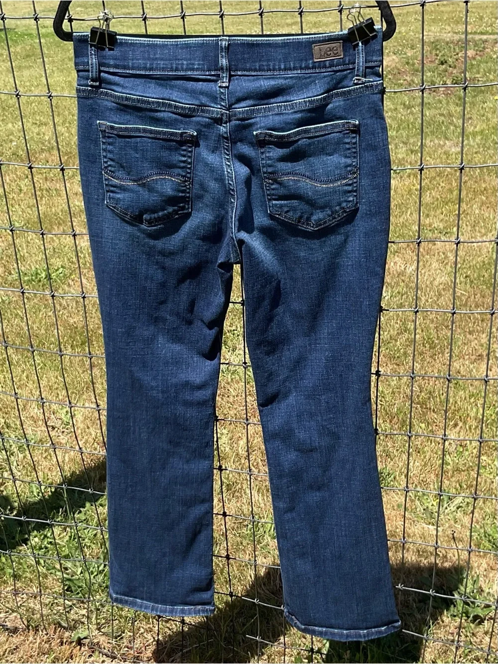 Lee Regular Fit Bootcut Mid Rise Jeans Women’s Size 8 Short Dark Wash Denim - Picture 5 of 5